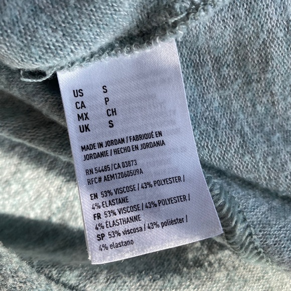 American Eagle Soft & Sexy Powder Blue Sweater - Picture 5 of 5